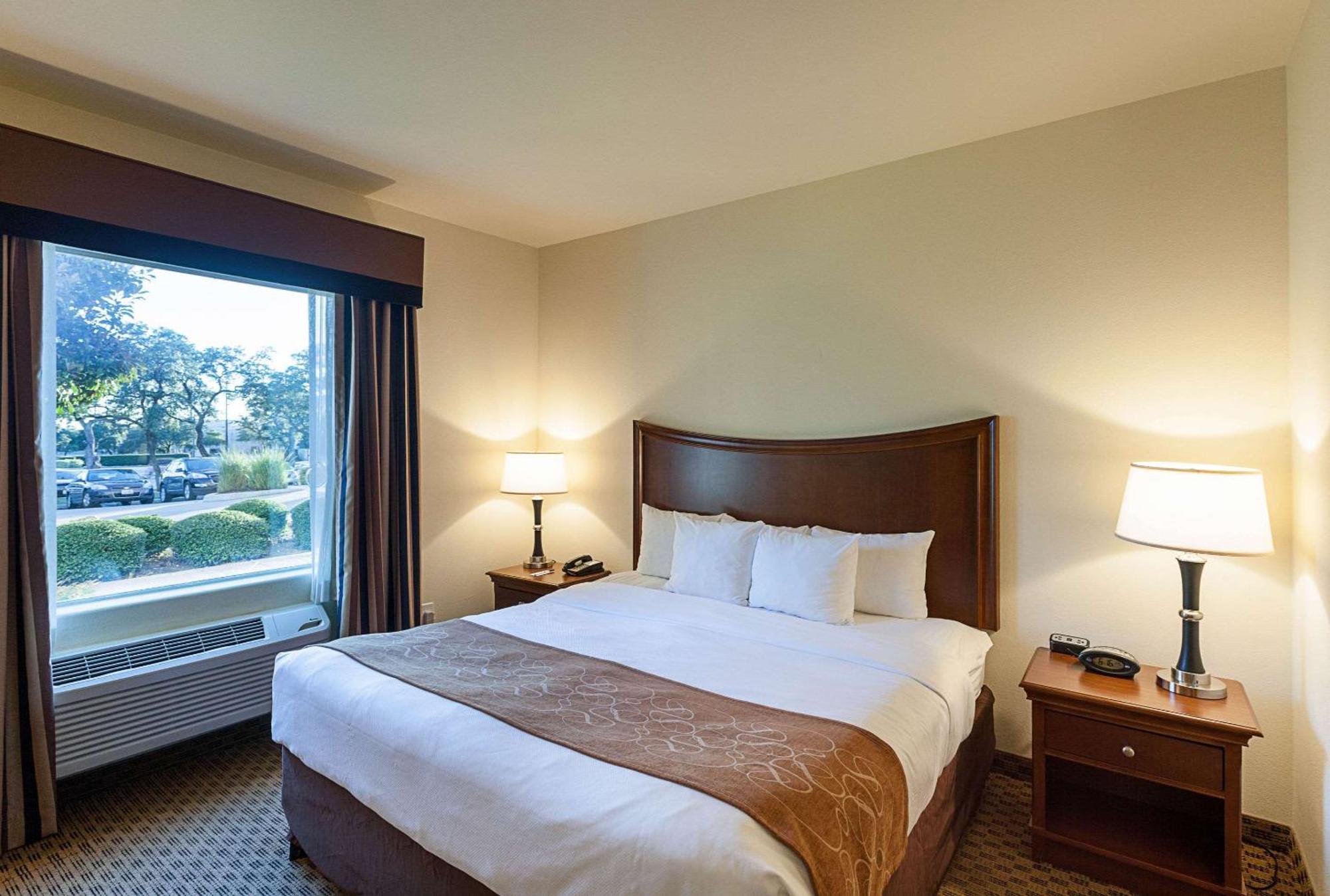 Comfort Suites San Antonio North - Stone Oak Bagian luar foto